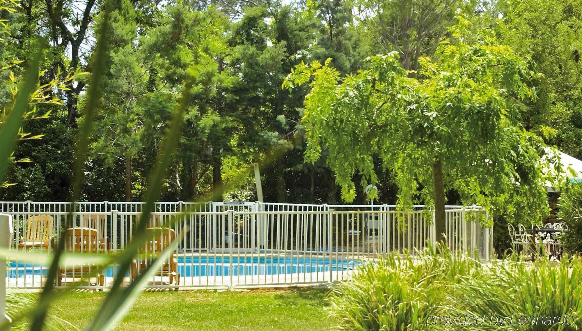 Ibis Budget Brignoles Provence Exterior photo