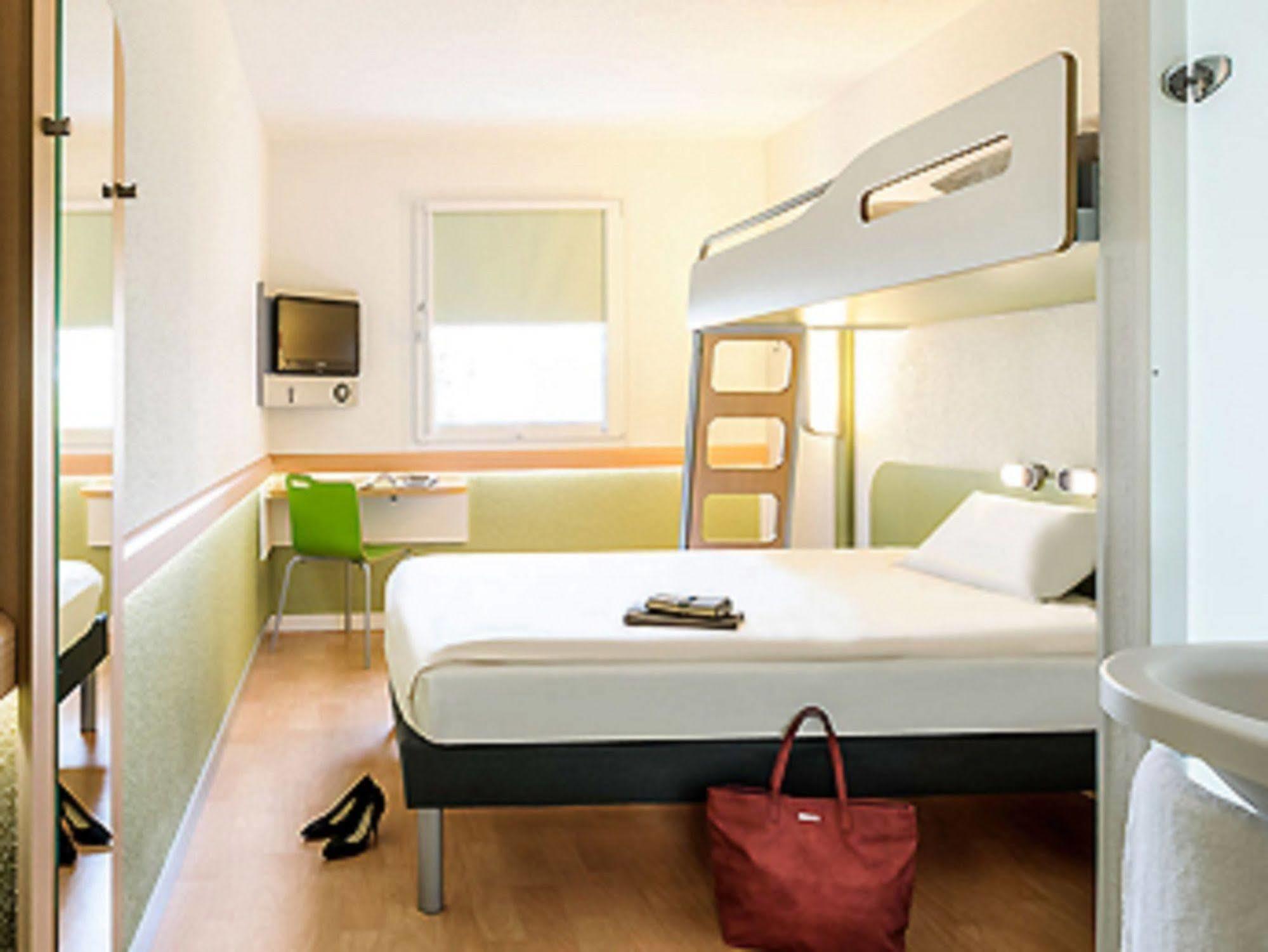 Ibis Budget Brignoles Provence Exterior photo